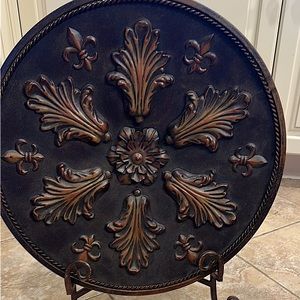 Round metal decorative plaque 20in diameter